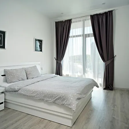 Arcadia Sky Aparthotel